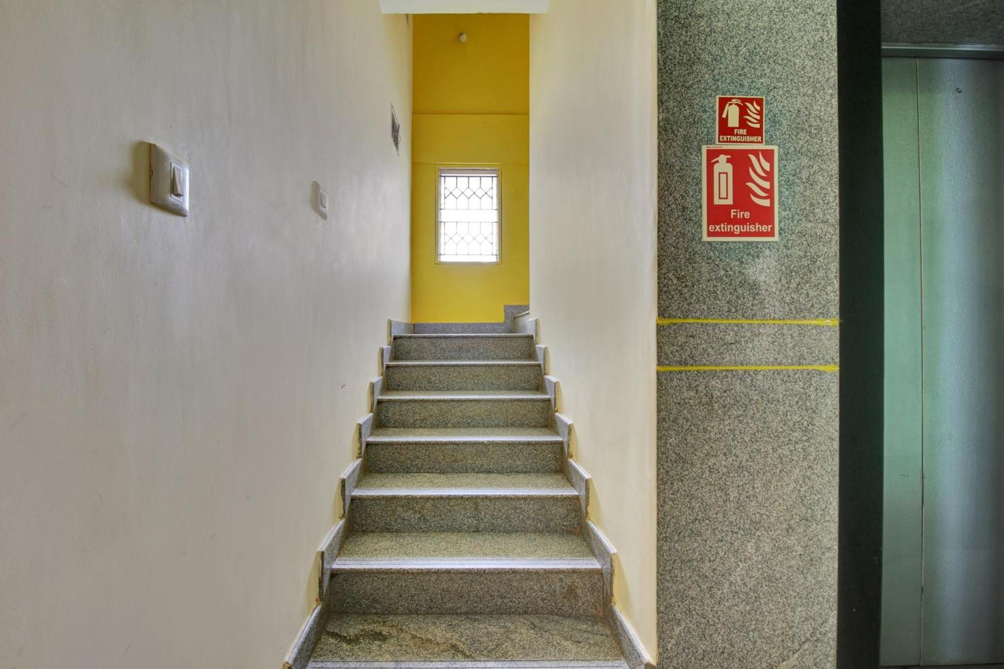 Hotel O Metro Inn Manyata Bangalore Exteriör bild